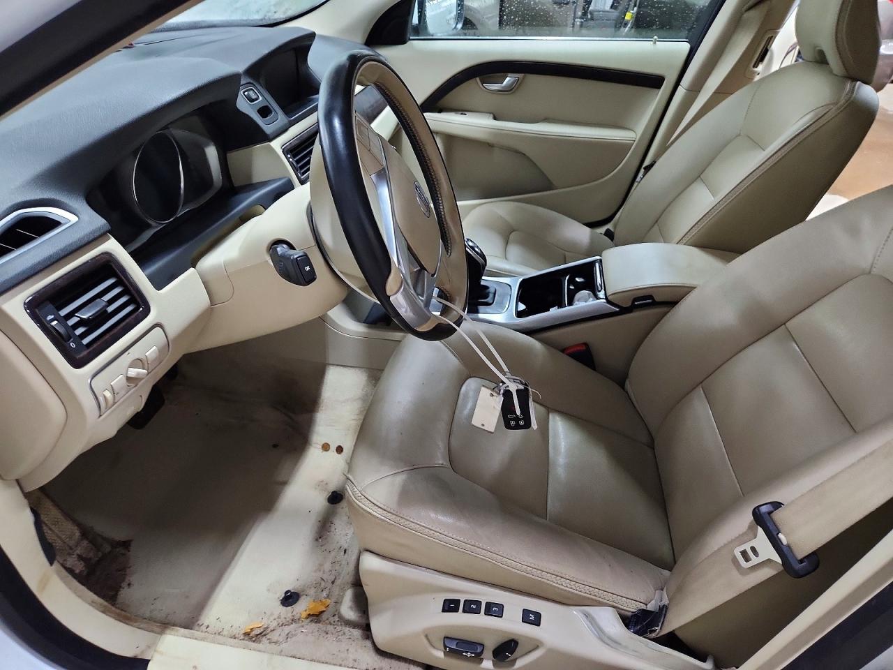 2016 VOLVO XC70
