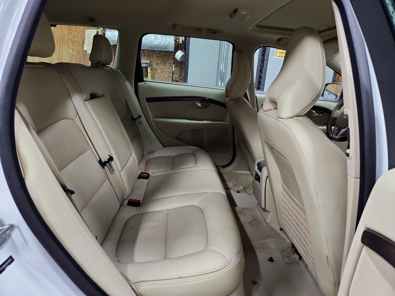 2016 VOLVO XC70