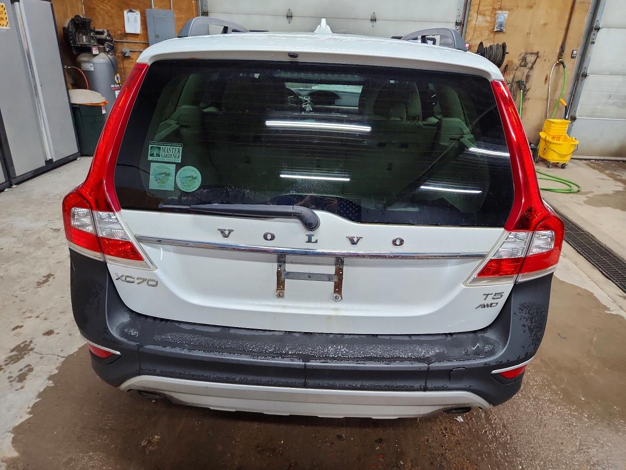 2016 VOLVO XC70