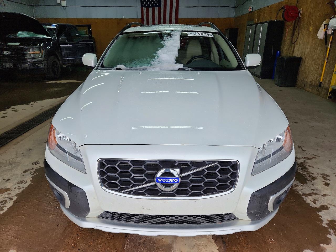 2016 VOLVO XC70