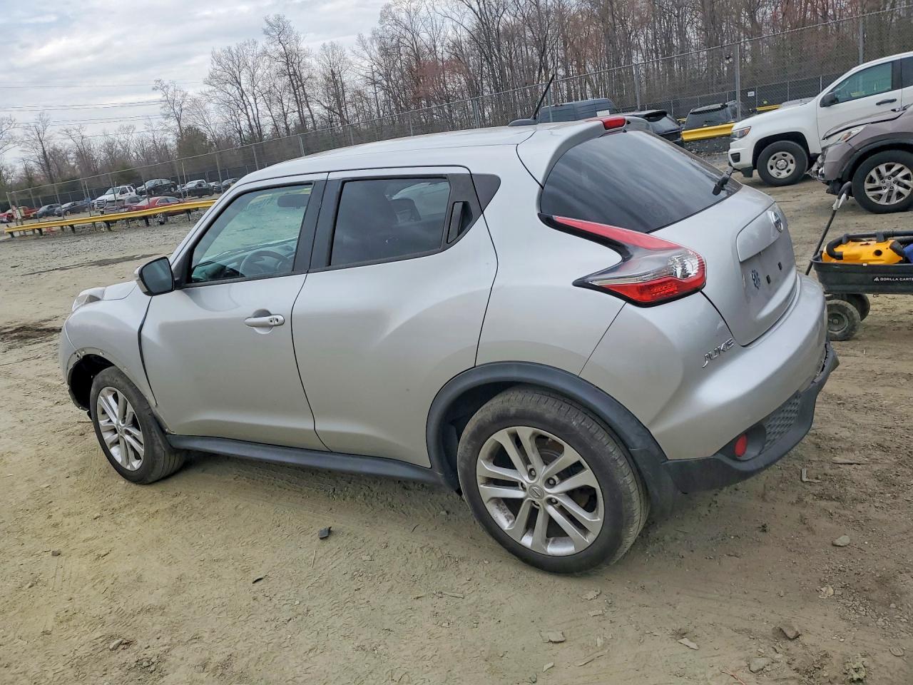 2015 NISSAN JUKE