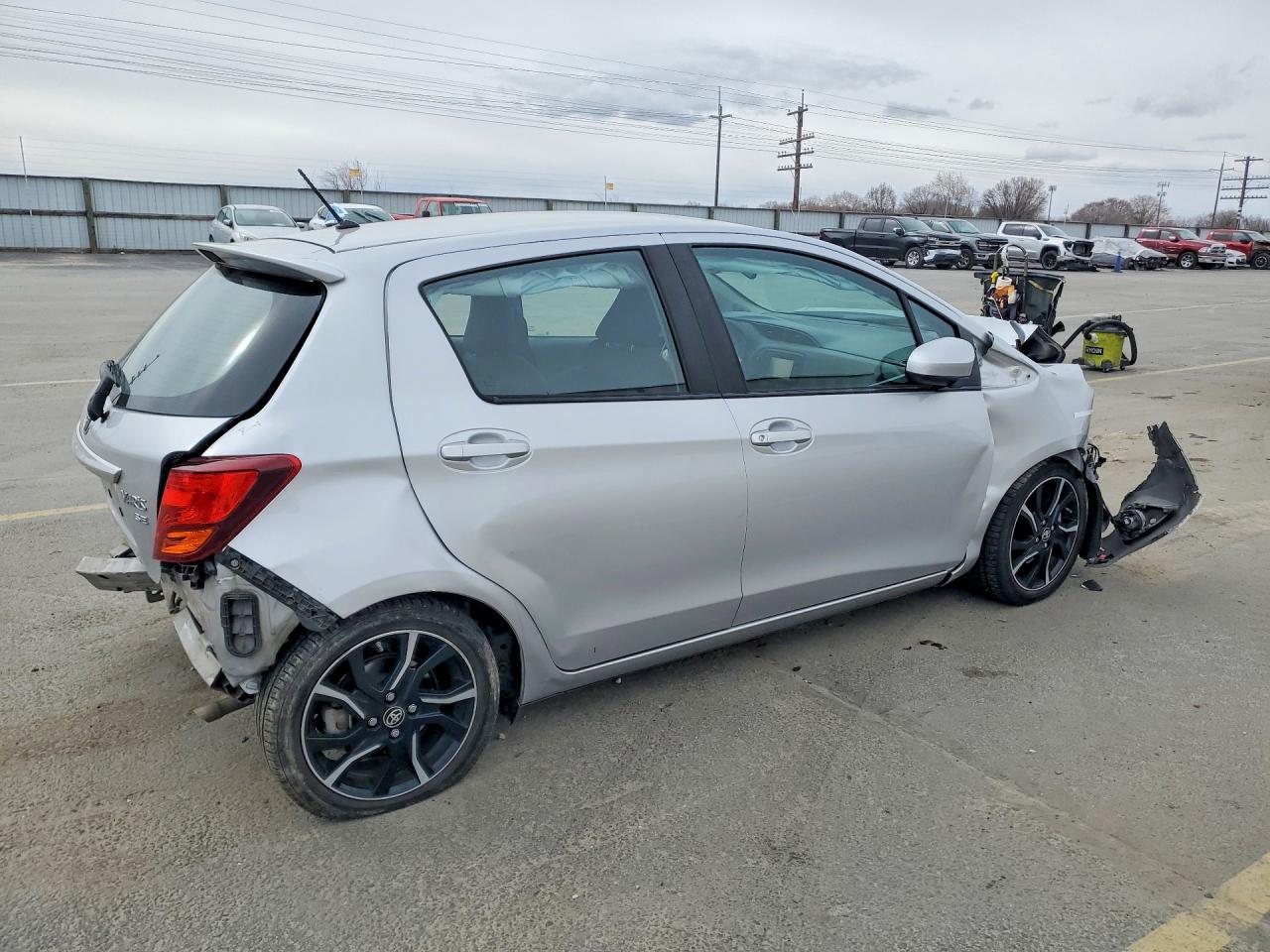 2016 TOYOTA YARIS