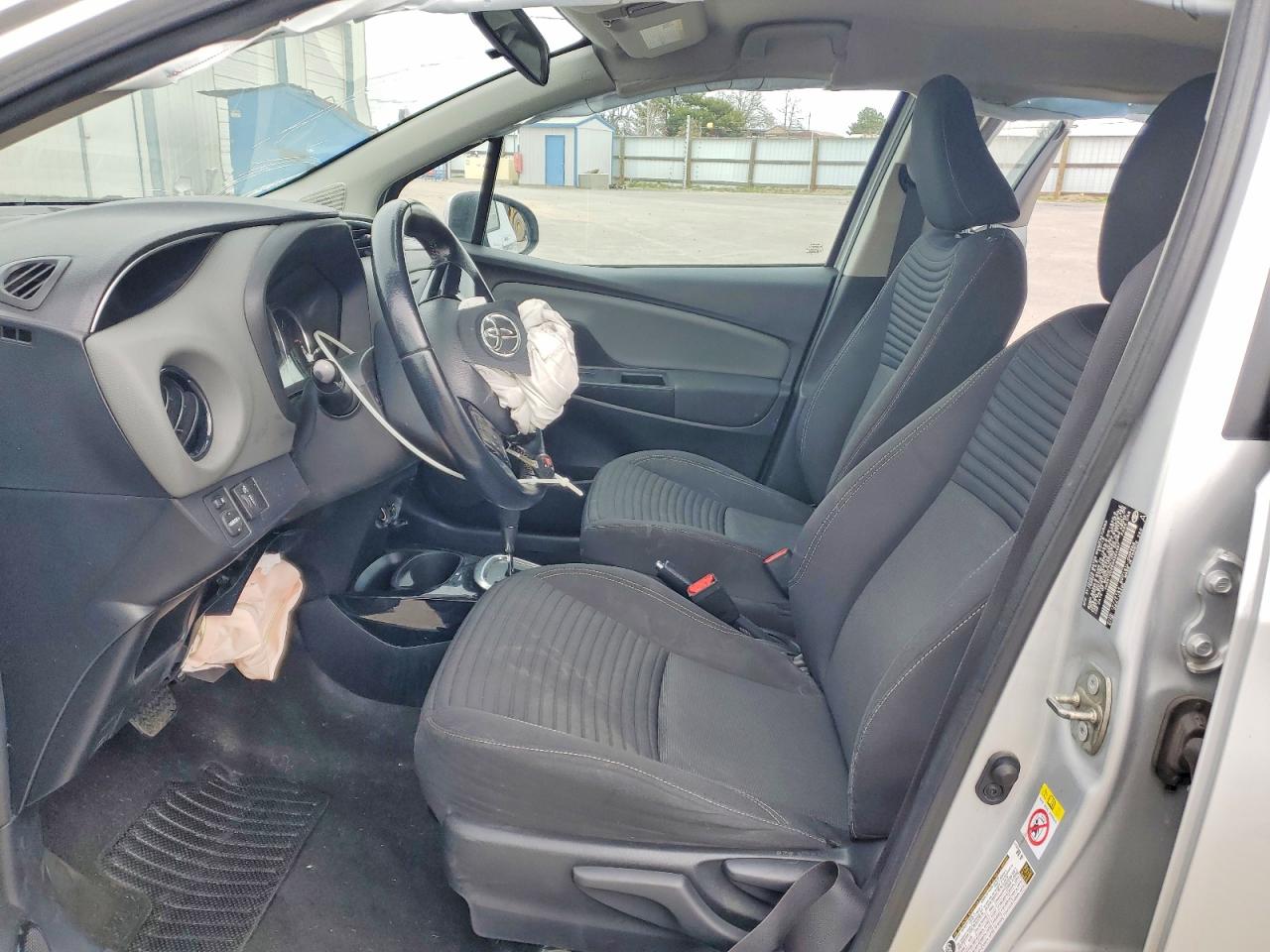 2016 TOYOTA YARIS
