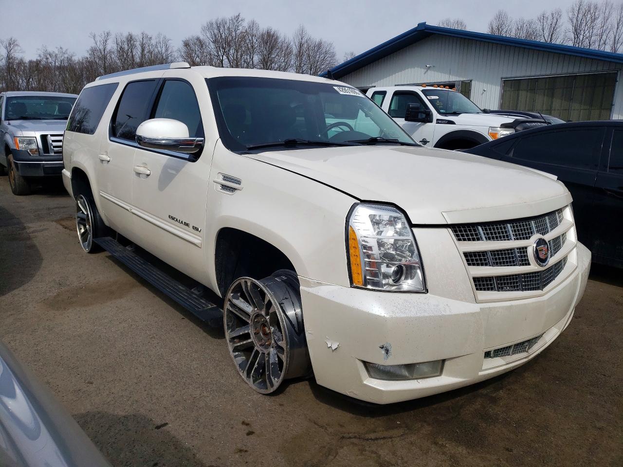 2013 CADILLAC ESCALADE