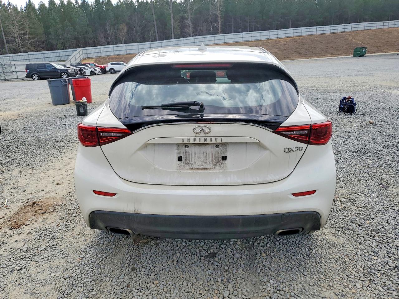 2017 INFINITI QX30