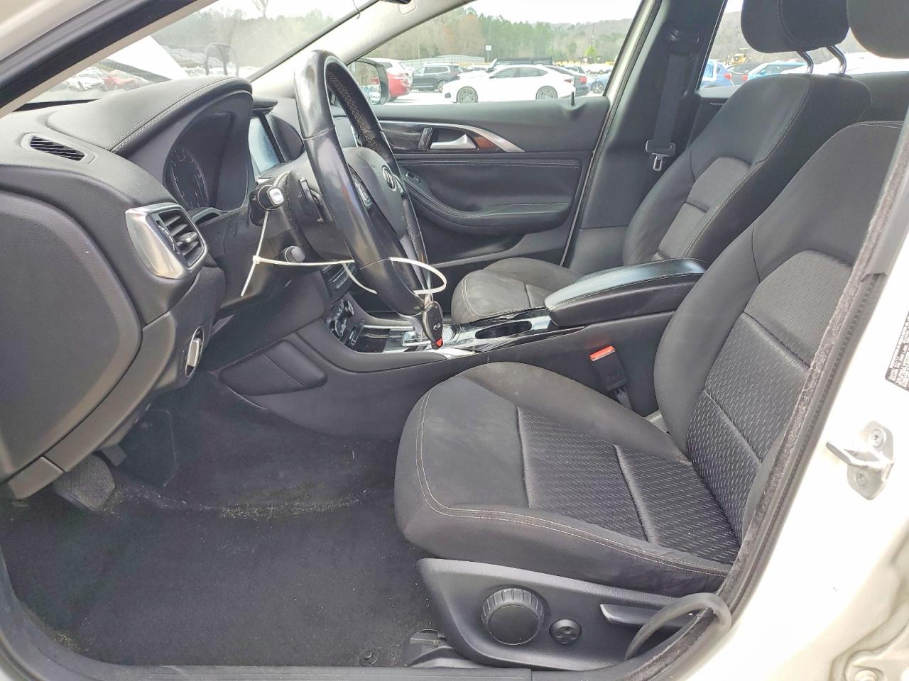 2017 INFINITI QX30