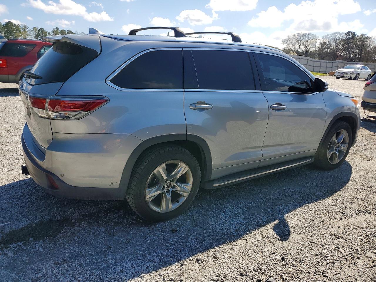 2016 TOYOTA HIGHLANDER