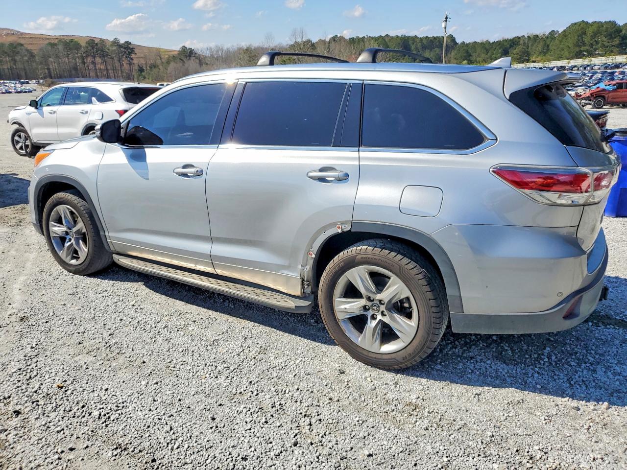 2016 TOYOTA HIGHLANDER