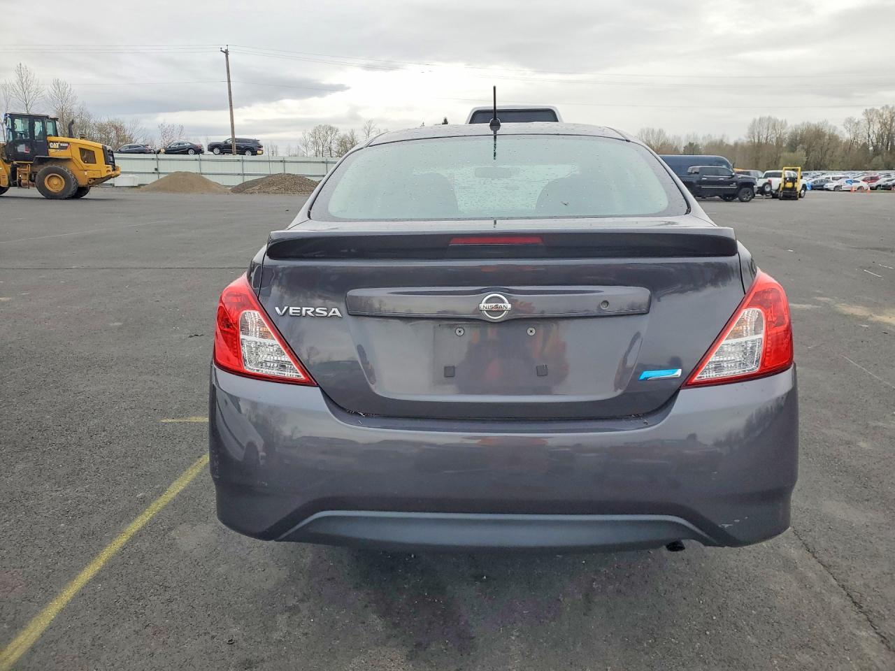 2015 NISSAN VERSA