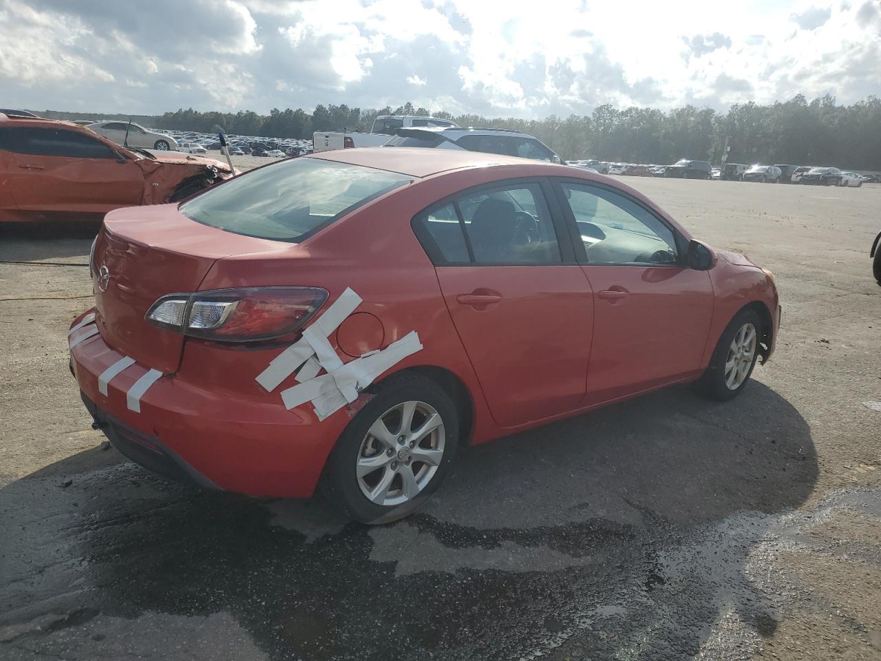 2011 MAZDA 3
