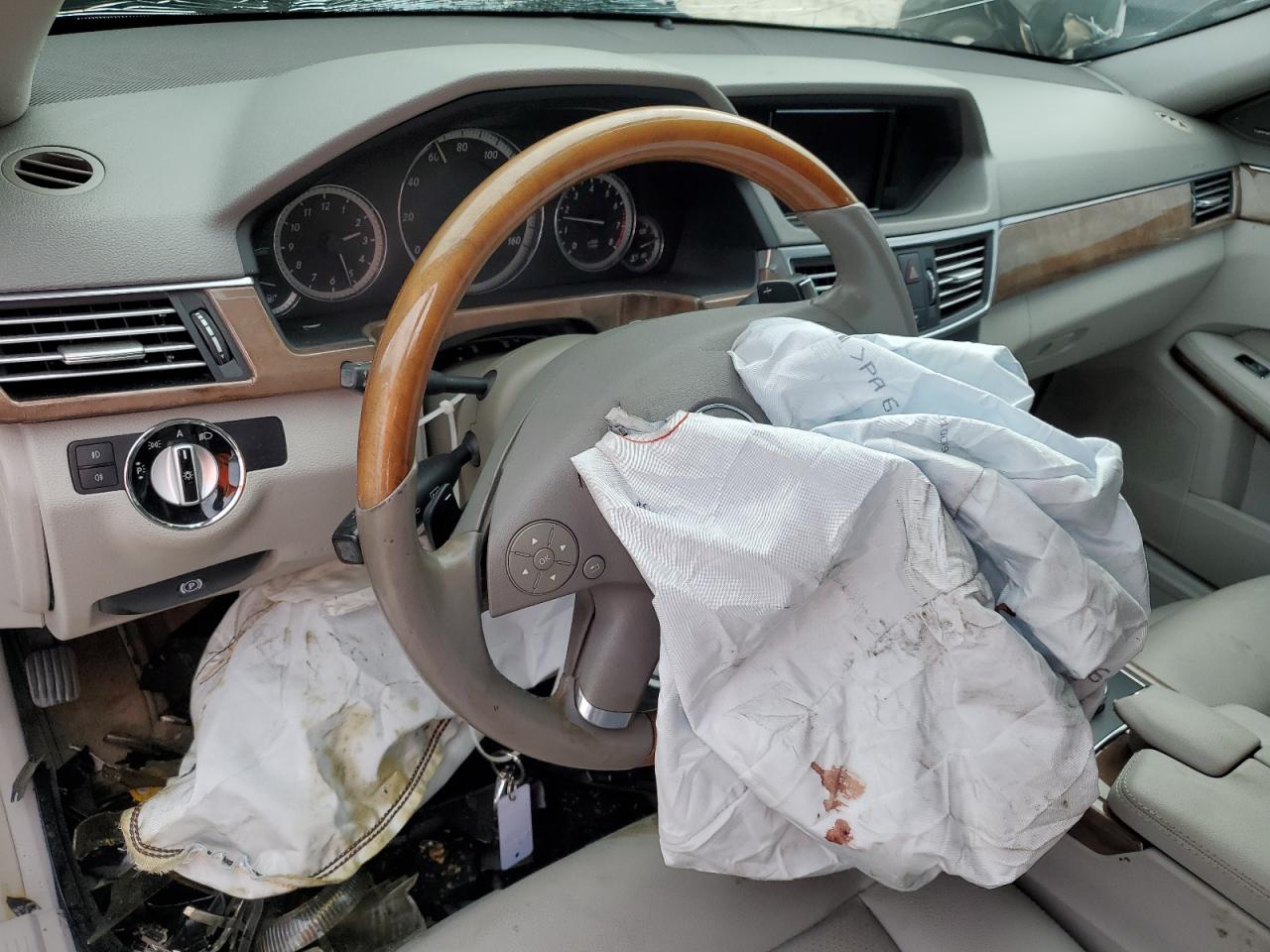 2010 MERCEDES-BENZ E-CLASS