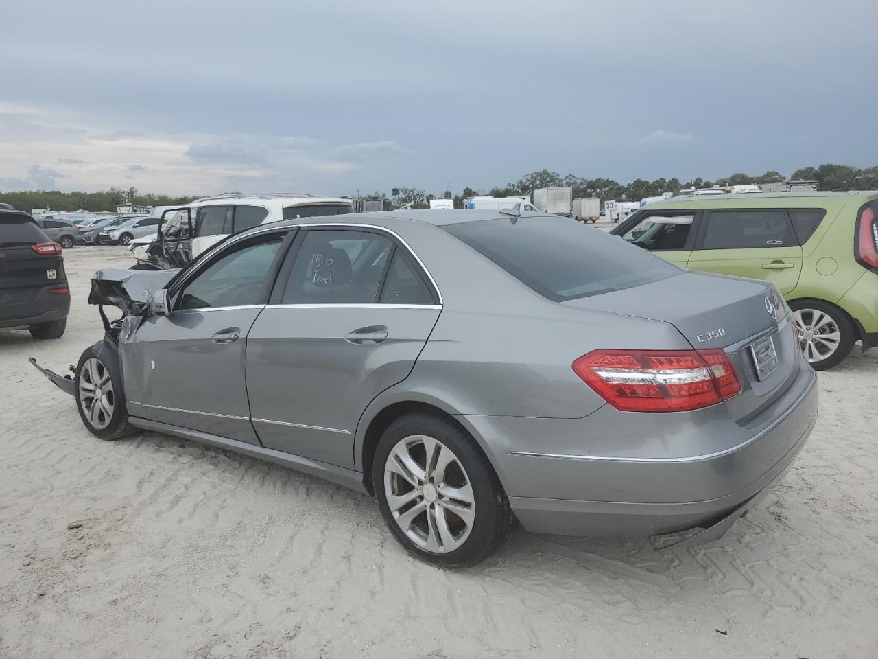 2010 MERCEDES-BENZ E-CLASS