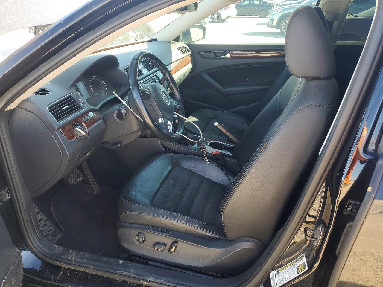 2013 VOLKSWAGEN PASSAT