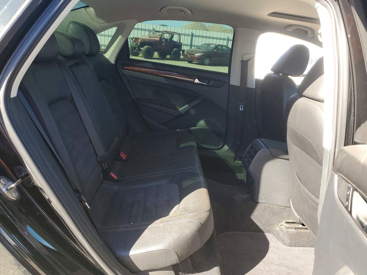 2013 VOLKSWAGEN PASSAT
