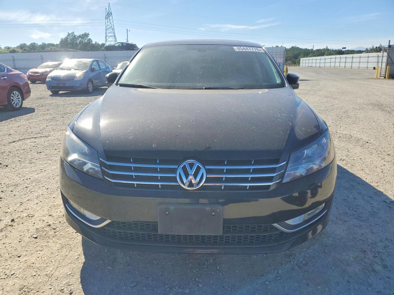 2013 VOLKSWAGEN PASSAT