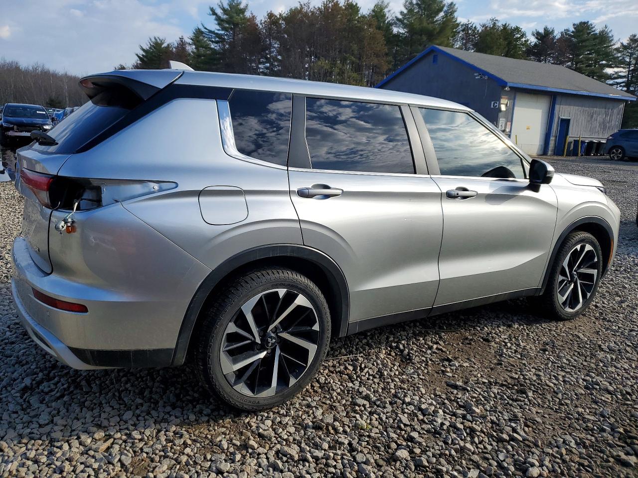 2022 MITSUBISHI OUTLANDER