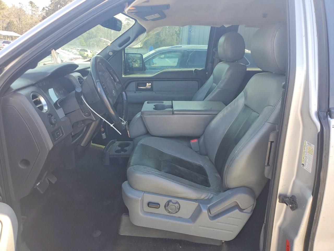 2012 FORD F150