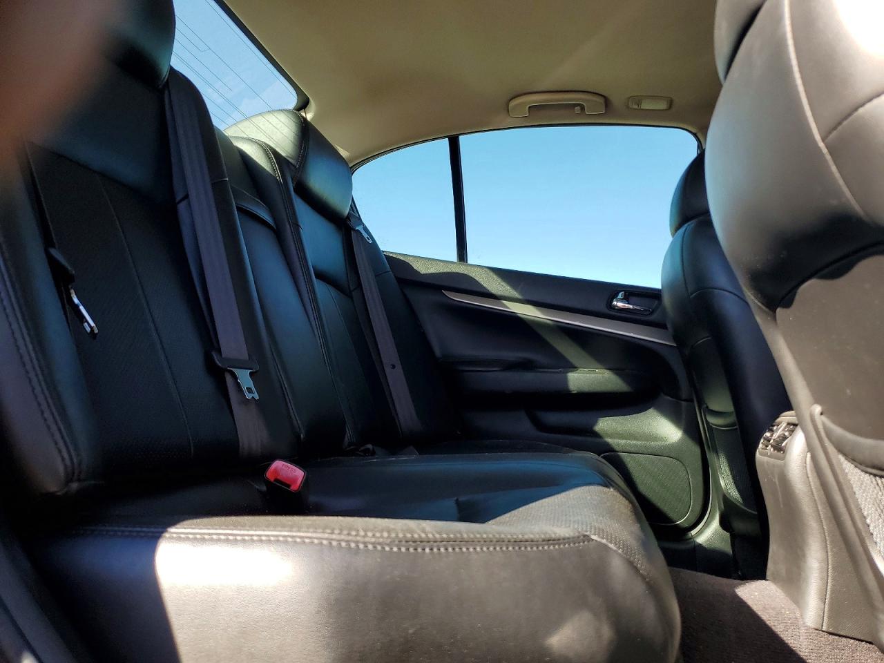 2012 INFINITI G37