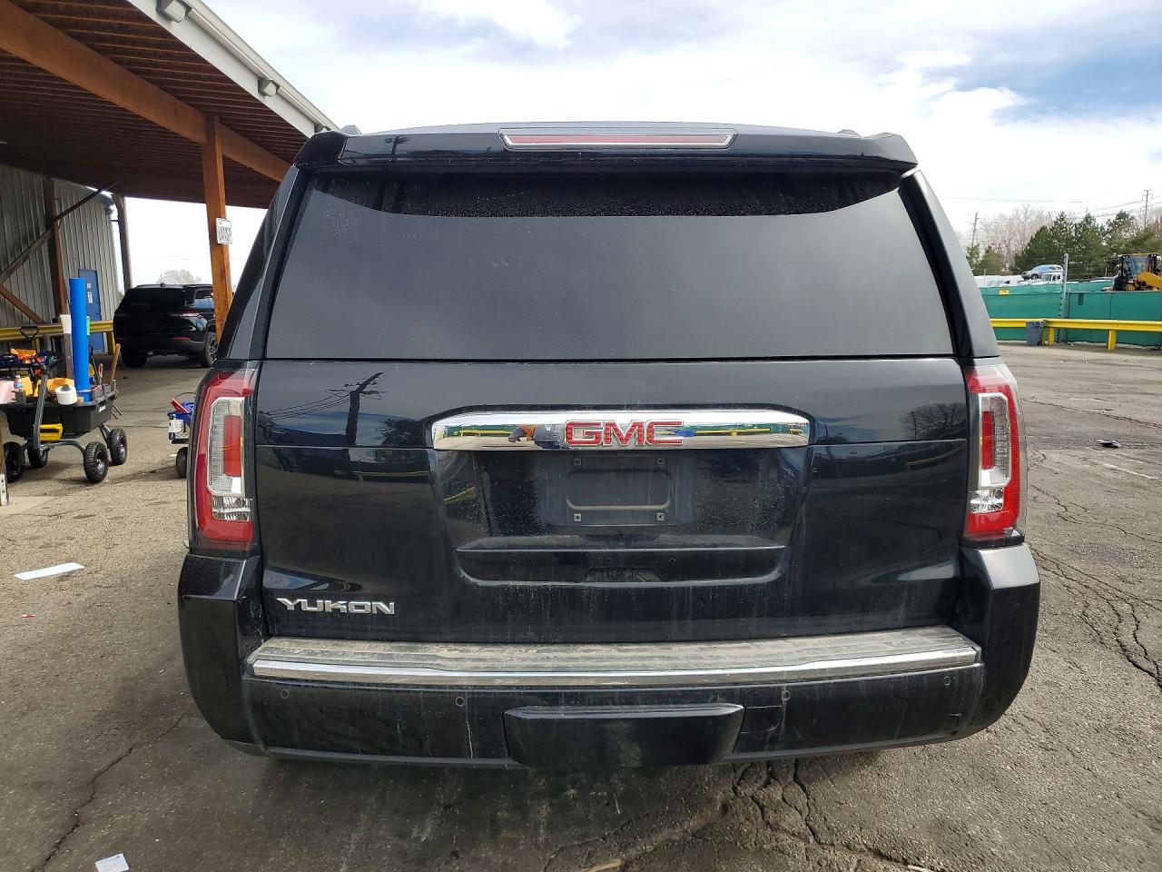 2016 GMC YUKON