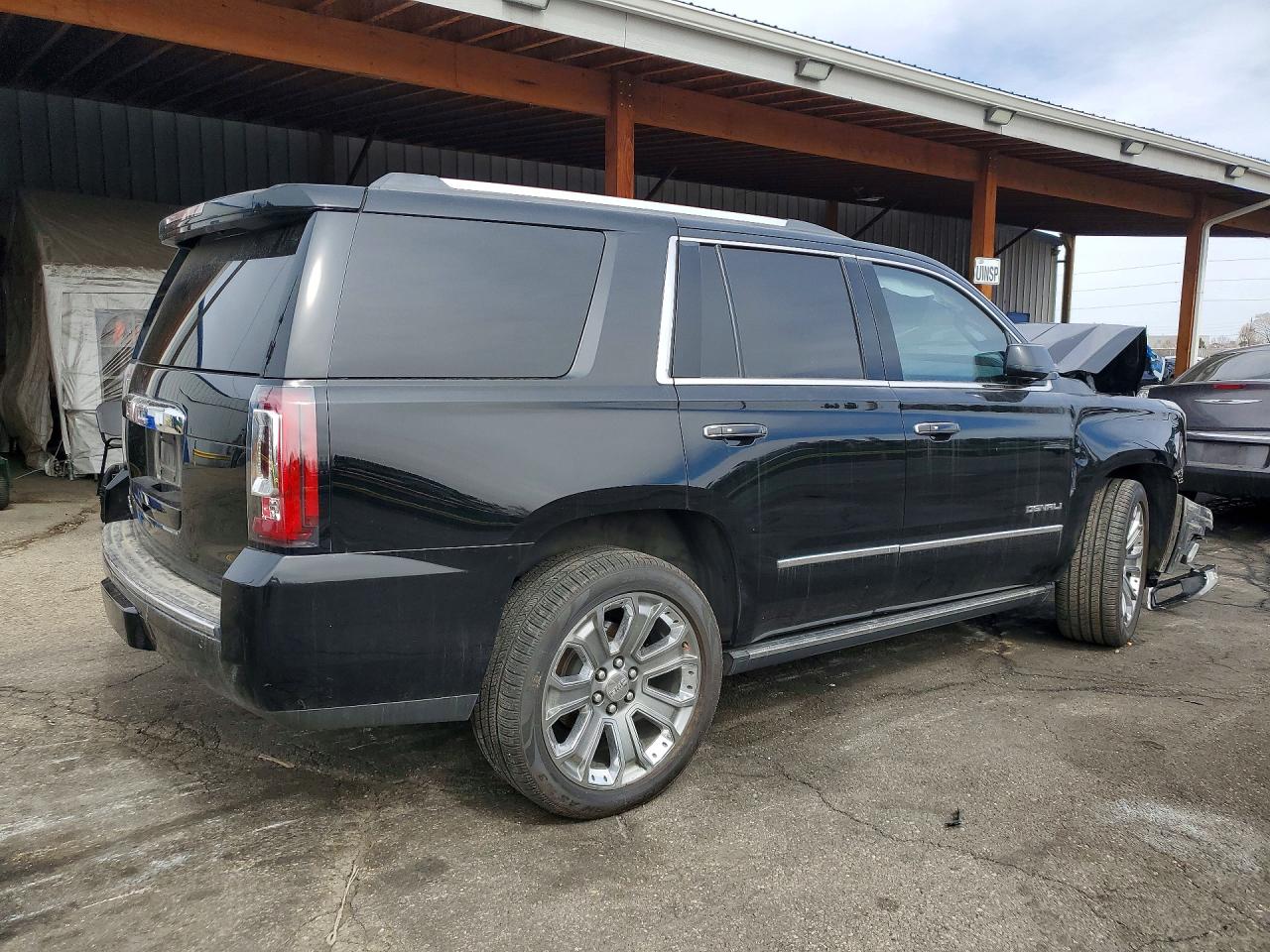 2016 GMC YUKON