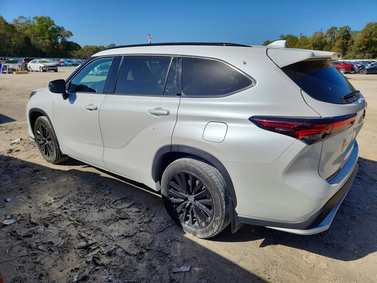 2024 TOYOTA HIGHLANDER