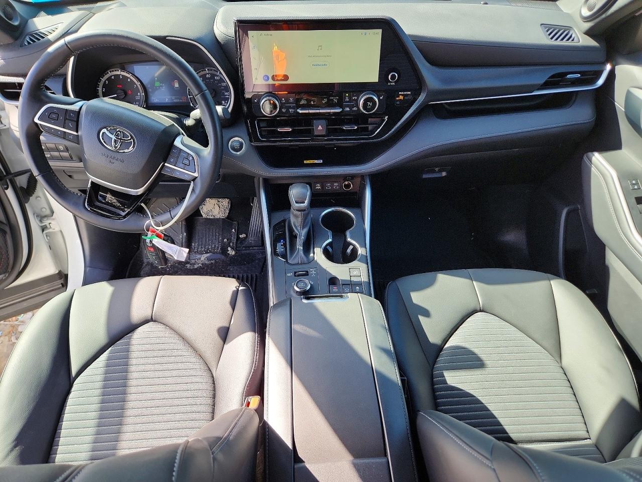 2024 TOYOTA HIGHLANDER