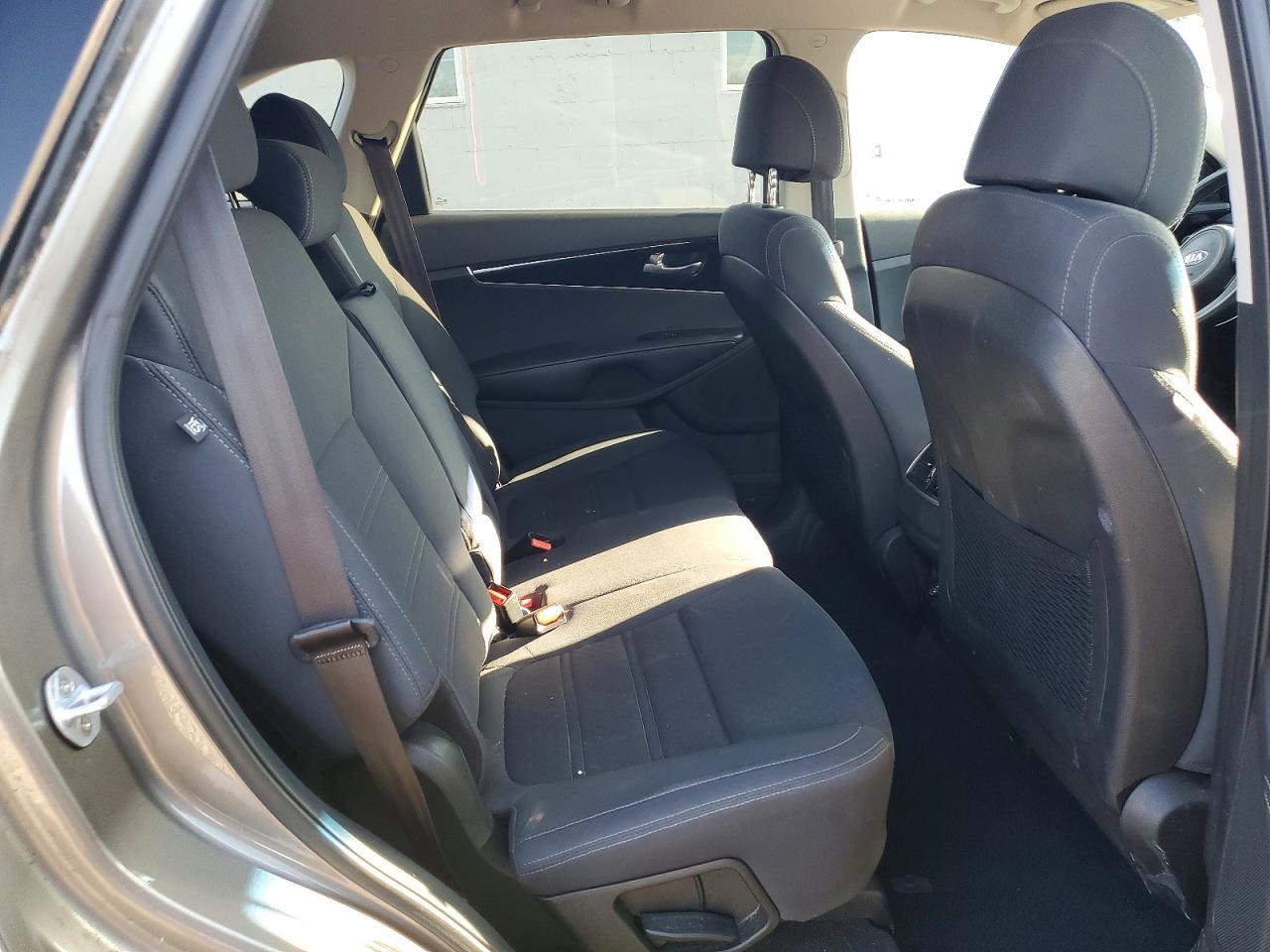 2017 KIA SORENTO