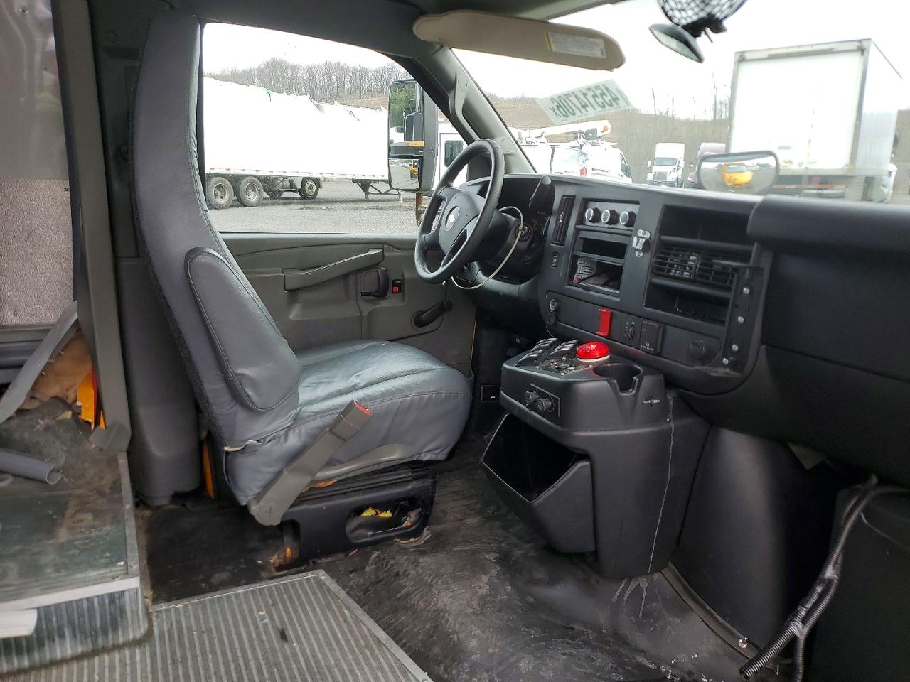 2017 CHEV EXPRESS