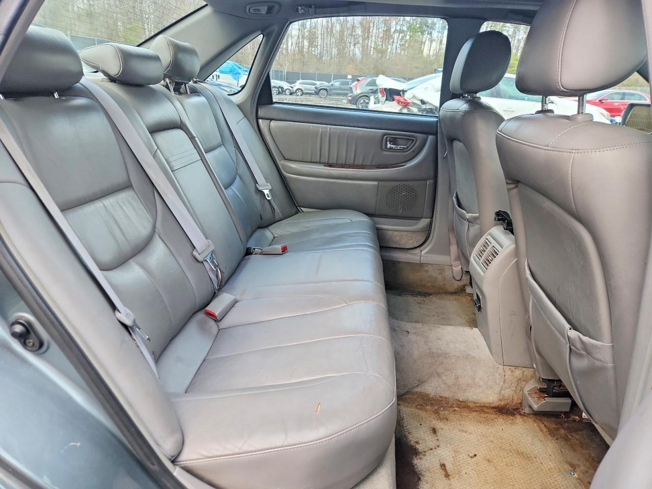 2004 TOYOTA AVALON