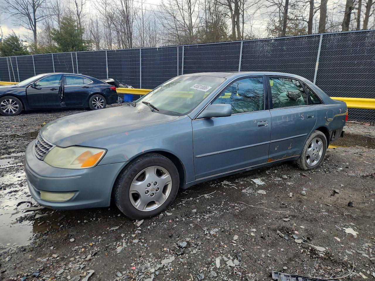 2004 TOYOTA AVALON
