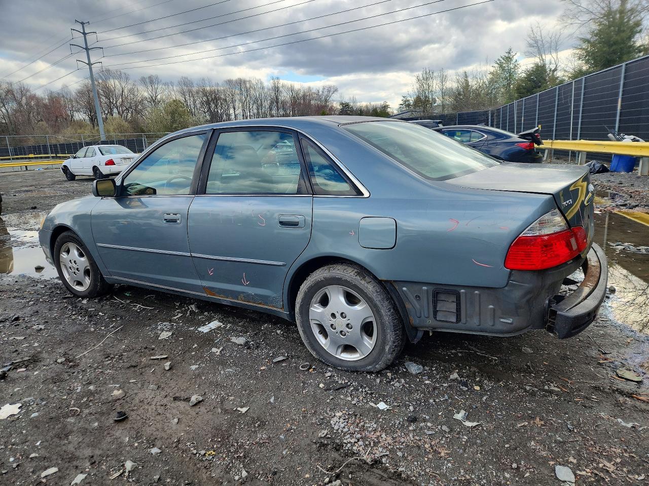 2004 TOYOTA AVALON