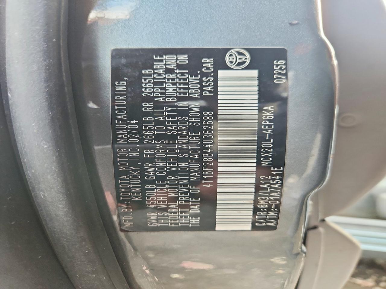 2004 TOYOTA AVALON