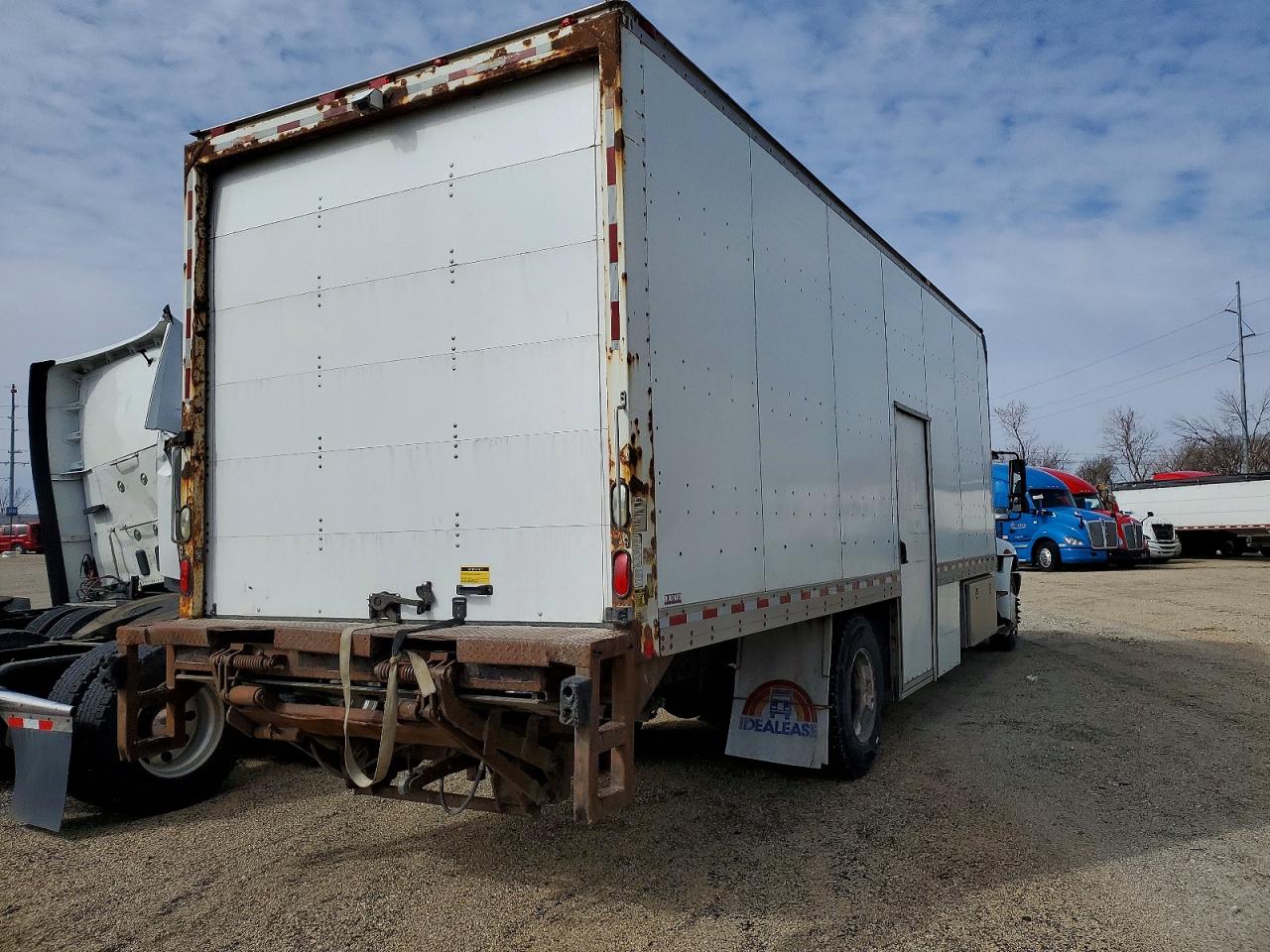 2010 INTERNATIONAL 4000 SERIE