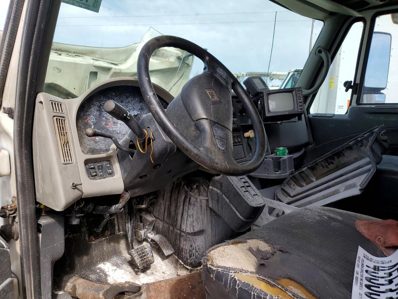 2010 INTERNATIONAL 4000 SERIE