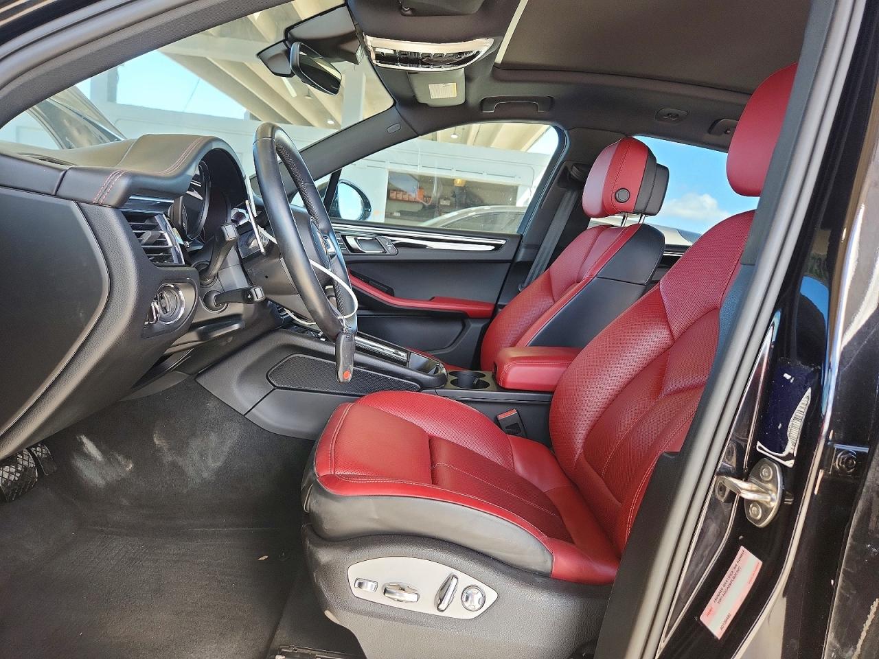 2023 PORSCHE MACAN