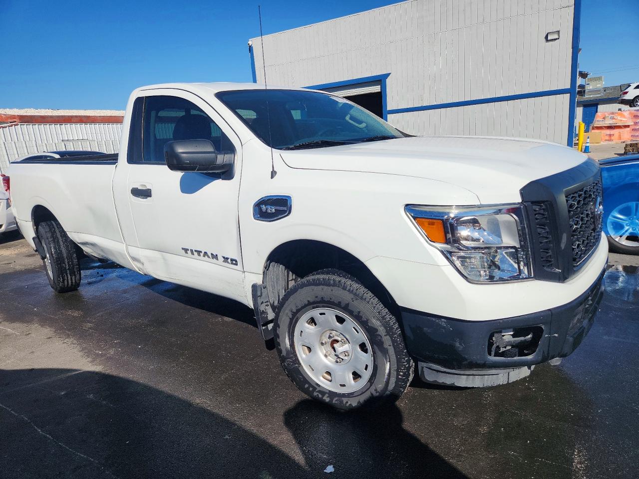 2017 NISSAN TITAN