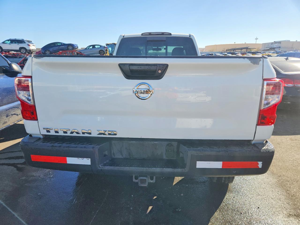 2017 NISSAN TITAN