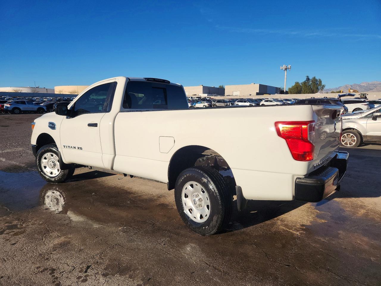 2017 NISSAN TITAN