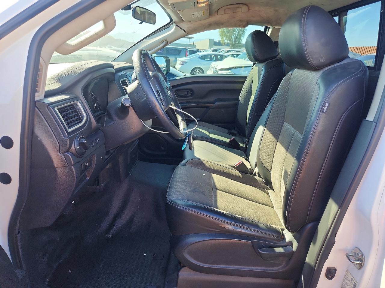 2017 NISSAN TITAN