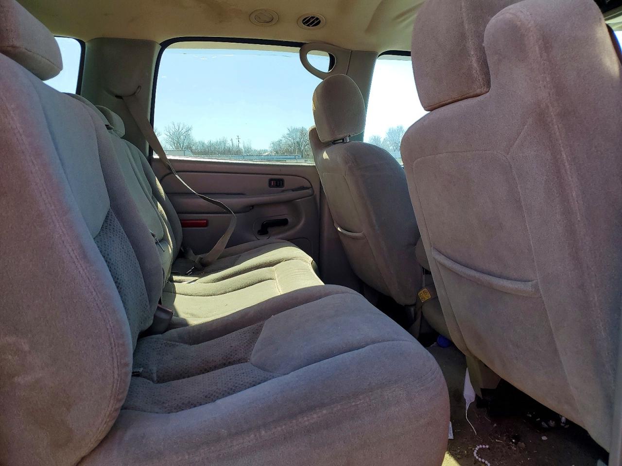 2004 CHEVROLET SUBURBAN