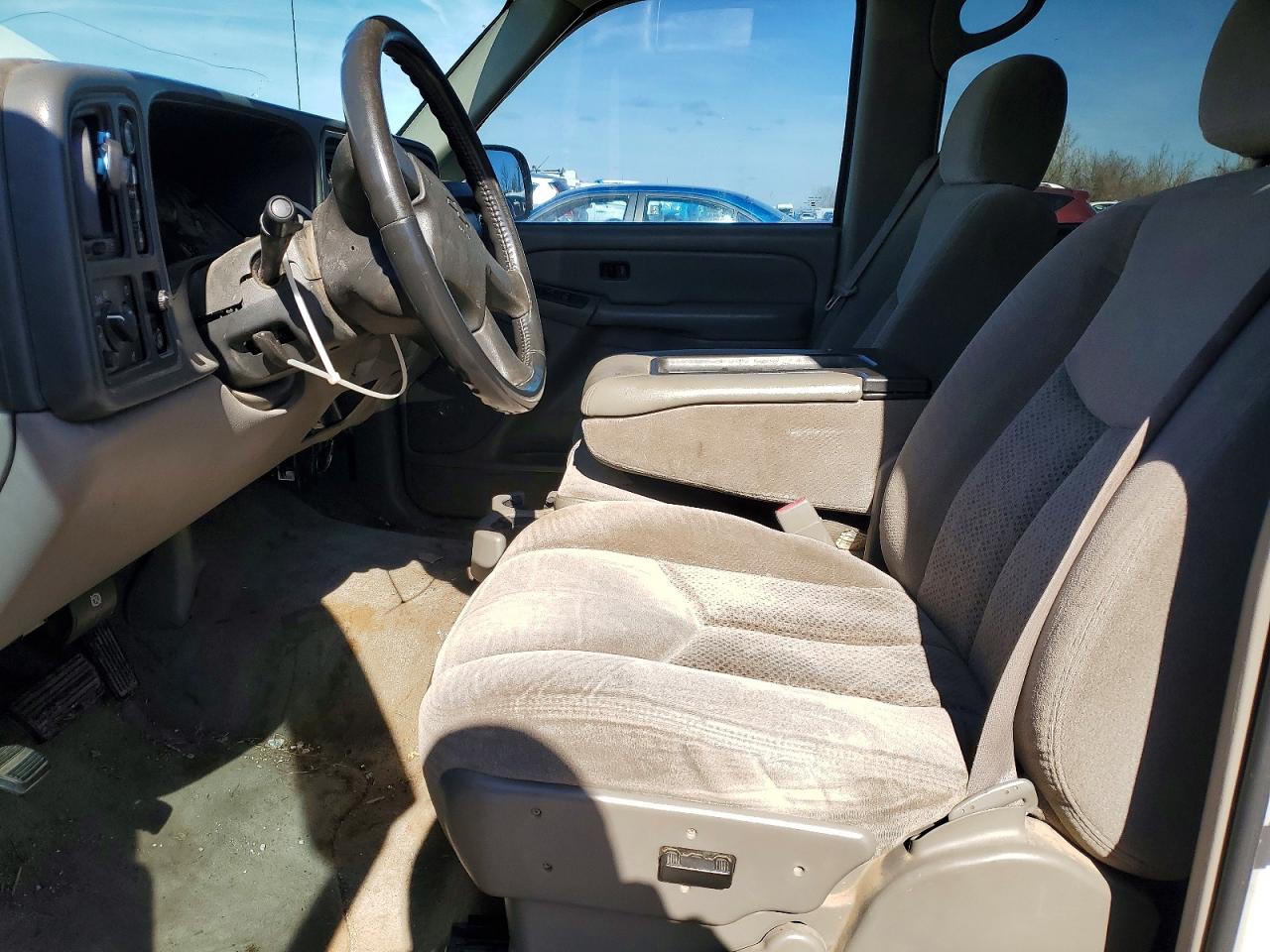 2004 CHEVROLET SUBURBAN