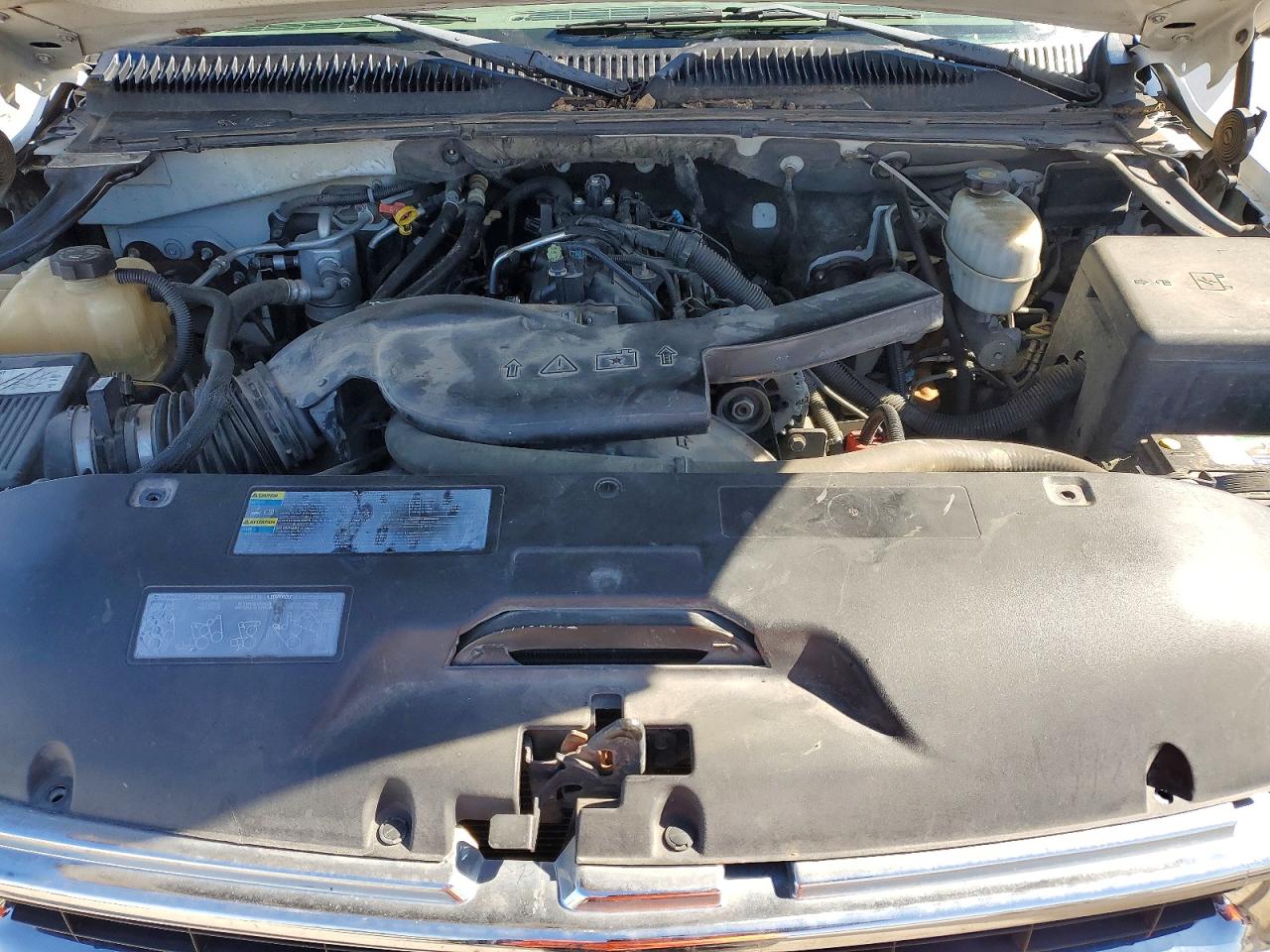2004 CHEVROLET SUBURBAN