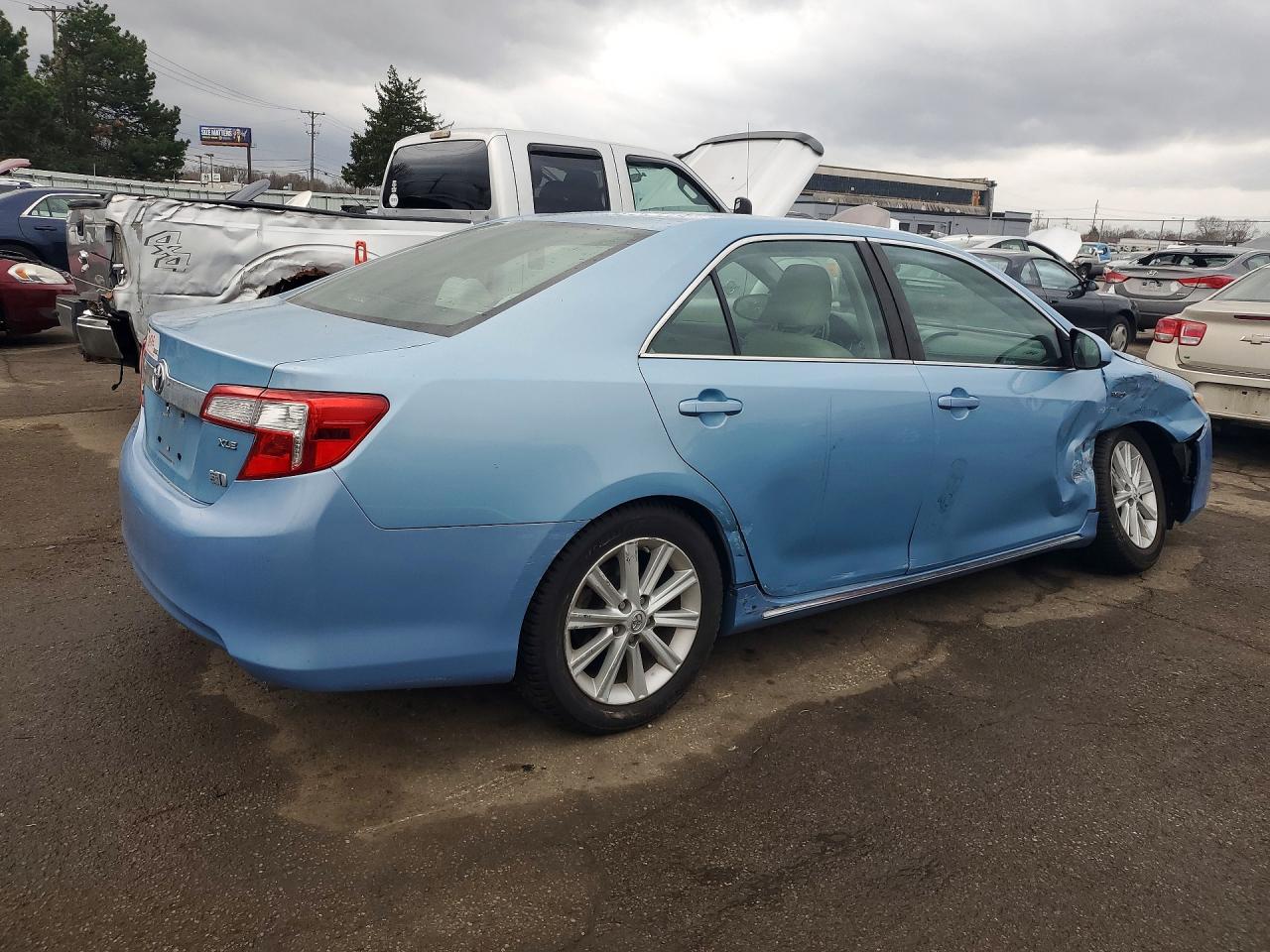 2013 TOYOTA CAMRY SOLA