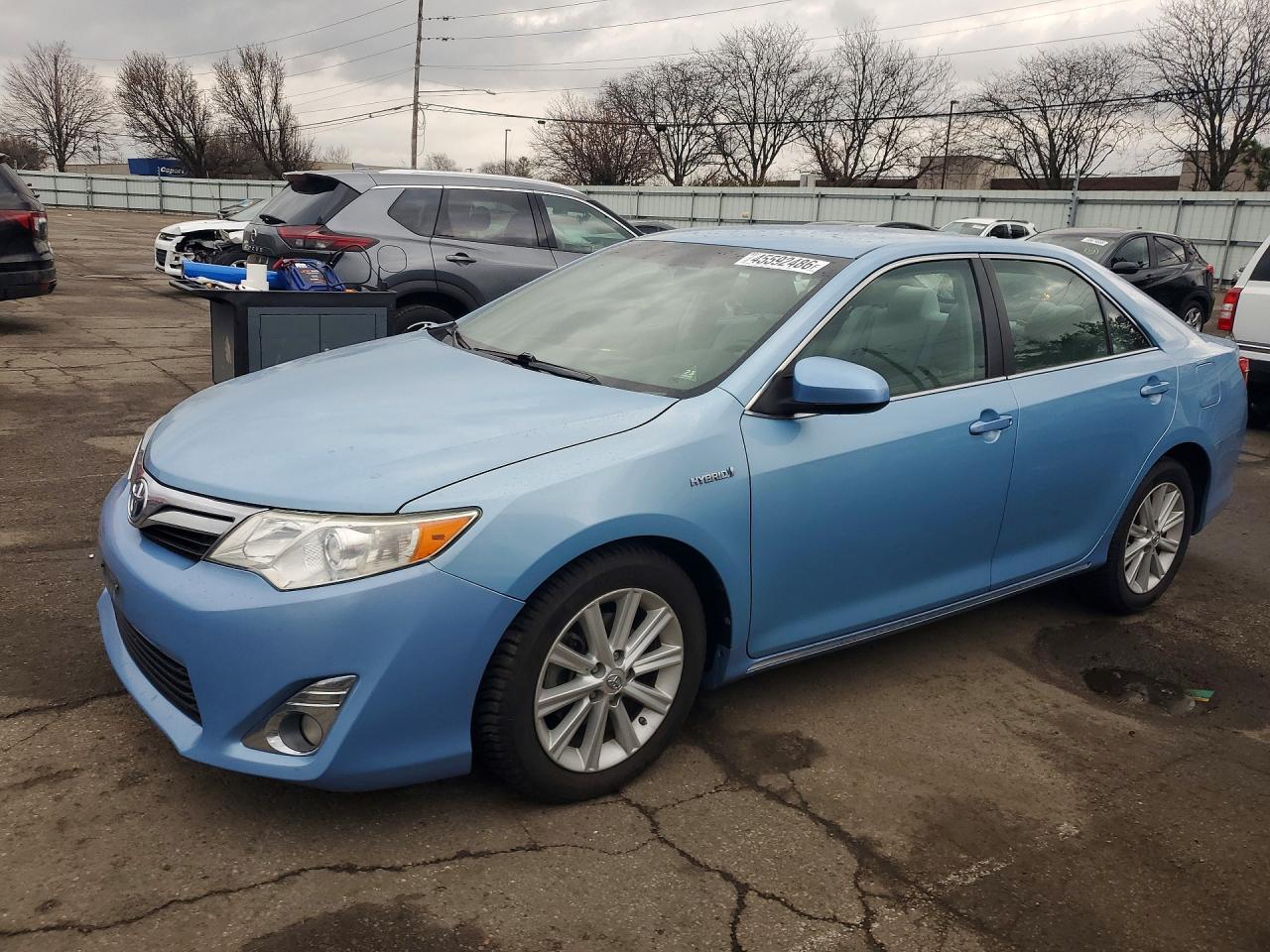 2013 TOYOTA CAMRY SOLA
