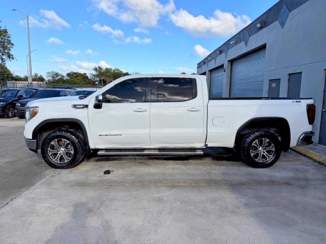 2021 GMC SIERRA