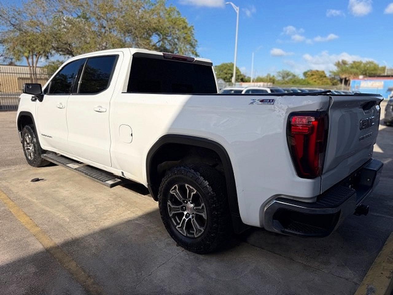 2021 GMC SIERRA