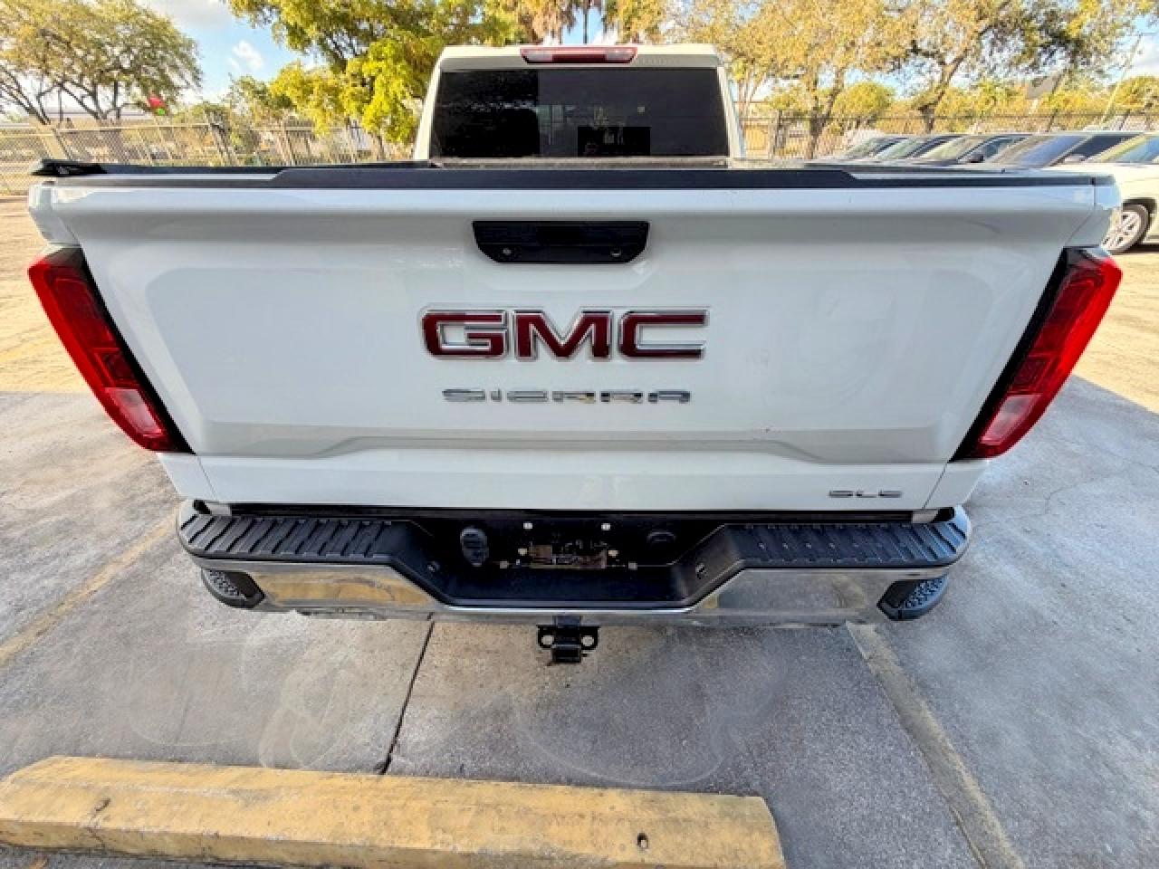 2021 GMC SIERRA