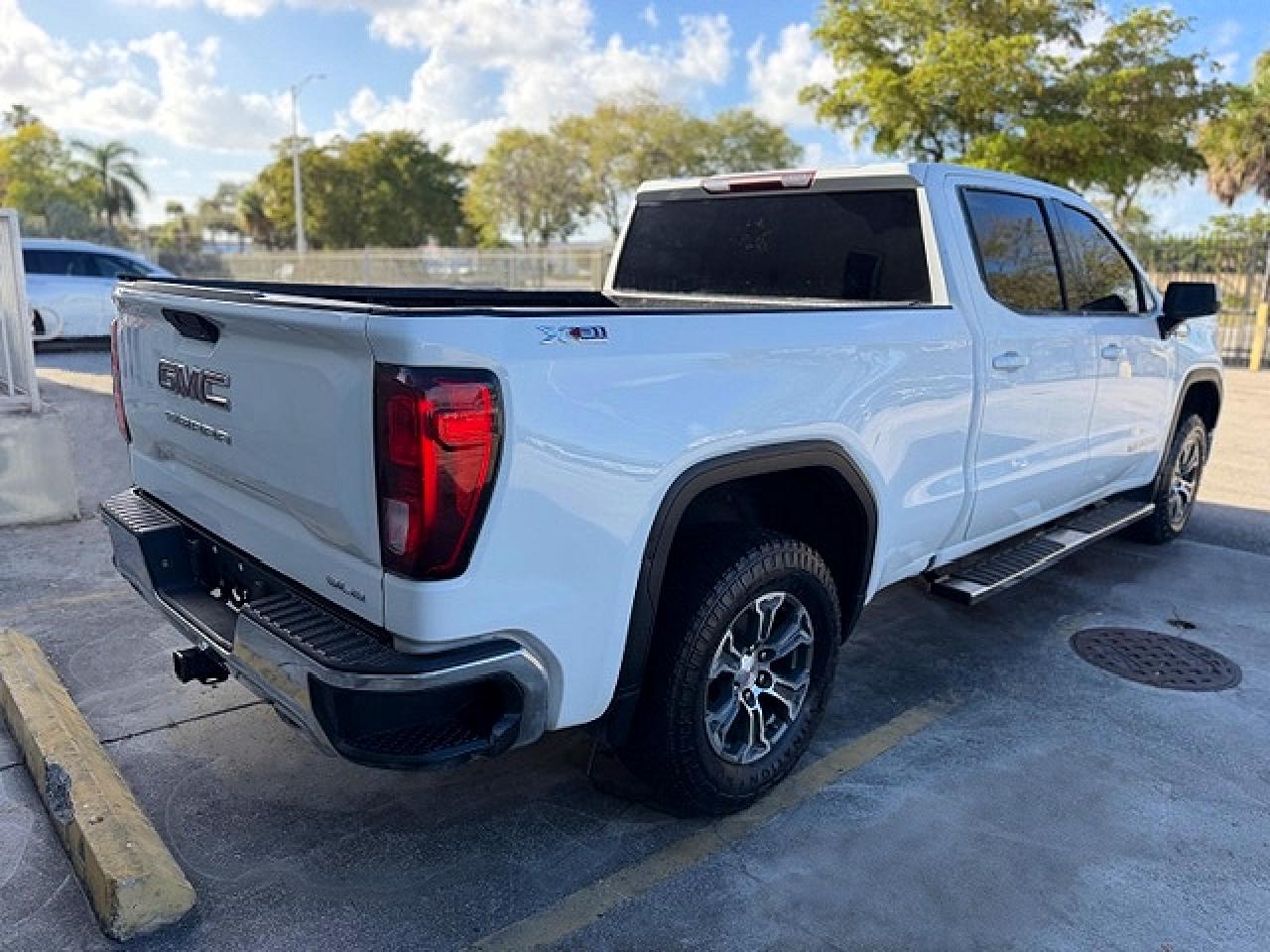 2021 GMC SIERRA