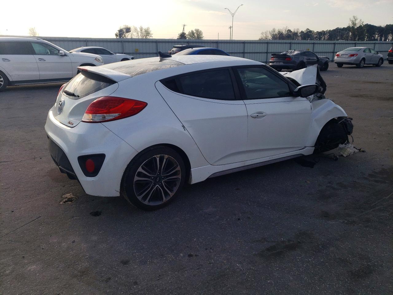 2016 HYUNDAI VELOSTER