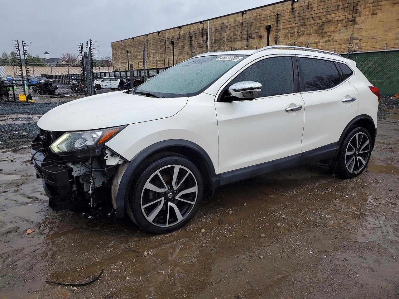 2017 NISSAN ROGUE